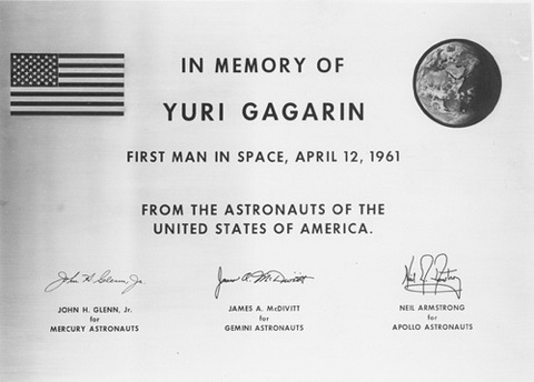 Памяти первого космонавта от американских коллег. Фото San Diego Air &amp; Space Museum 