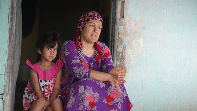 В Таджикистане сняли документальный фильм про женский рынок разнорабочих