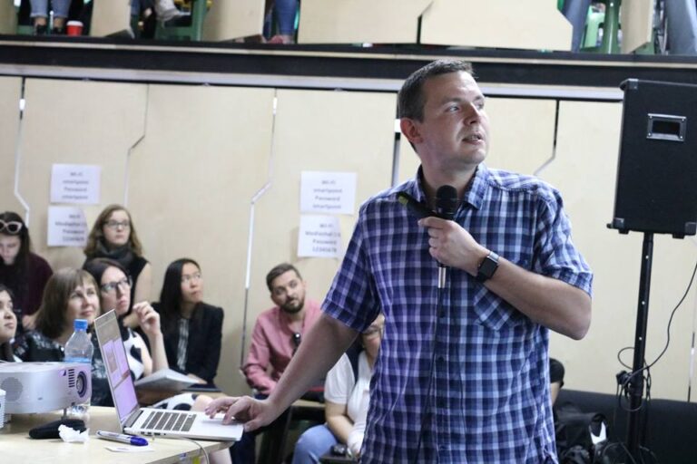 Запись мастер-класса Вадима Шмыгова «Инфографика и визуальный дизайн для журналистов»