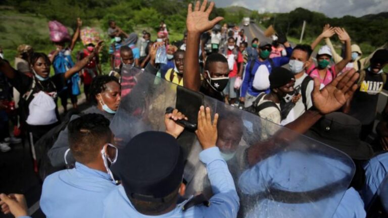 «И к событиям в Гондурасе»: как освещают зарубежные новости на госТВ Таджикистана