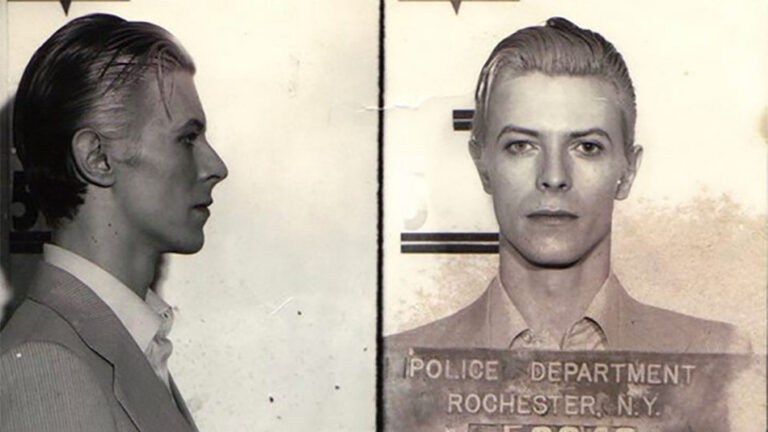 Информационное кураторство: 14 способов, которым медиа обозначили жизнь и смерть Дэвида Боуи