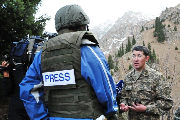 Советы по безопасности для журналистов, работающих в зоне вооруженных конфликтов