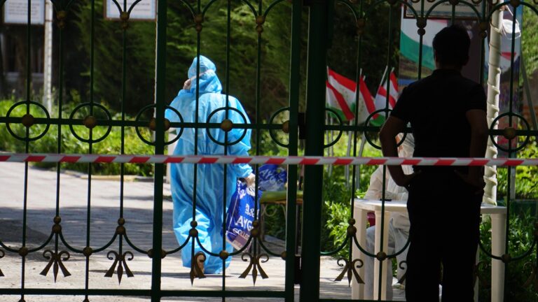 «Денег нет, но вы пишите»: как журналисты в Таджикистане выживают во время пандемии