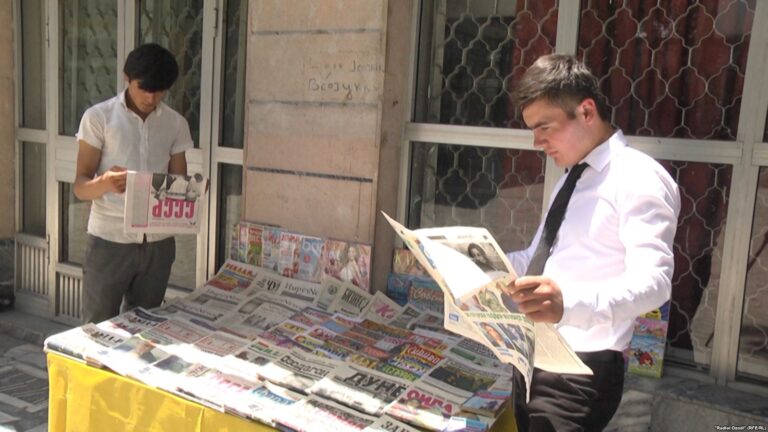 «Алкаши» и «узкоглазые»: в Таджикистане кризис журналистской этики?