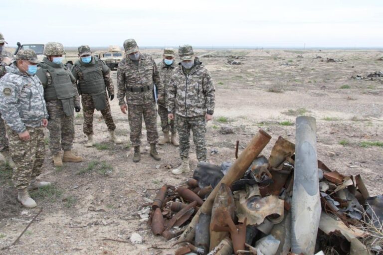 Драма в двух актах: образ военных в казахстанских медиа