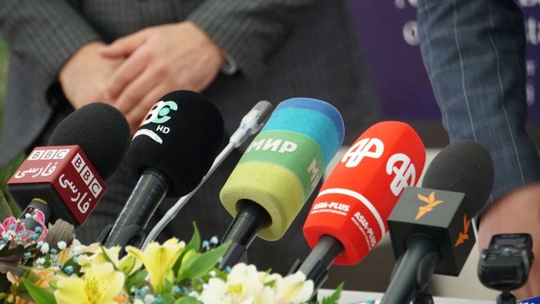 Медиа в Таджикистане могут получать бессрочные разрешительные документы. Как всё правильно оформить?