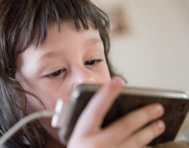 Новый закон о защите детей от информации в Казахстане