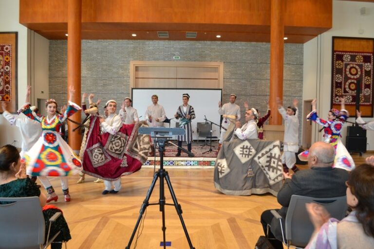 Региональная пресса о Горном Бадахшане: много праздников и мало проблем