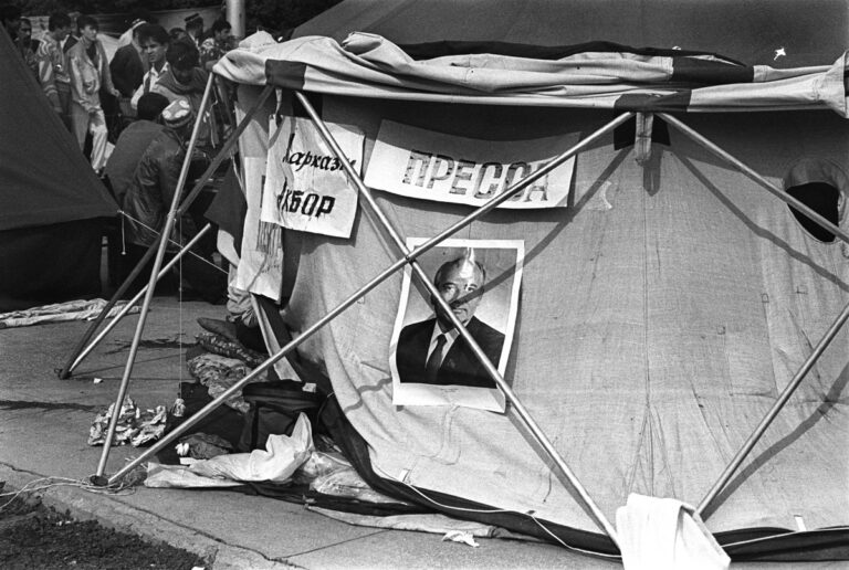 «Кабири — коронавирус XXI века»: как госканалы в Таджикистане рассказали про гражданскую войну