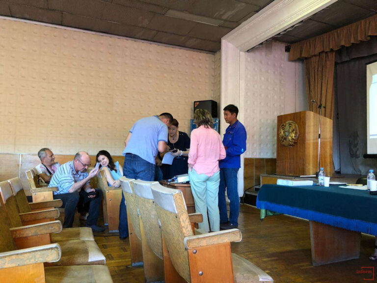 Ну кто его не знает! Мониторинг InformБЮРО