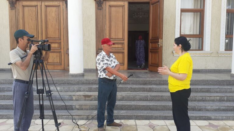 Женские истории под давлением: как в регионах Таджикистана работает гендерная журналистика