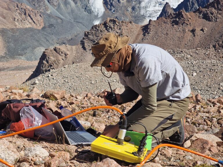 Журналисты из Казахстана и Кыргызстана рассказывают о том, как исчезают ледники